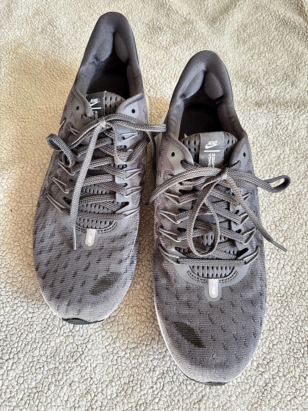 Nike Air Zoom Vomero 16 Gray Athletic Sneakers Size 9 Women’s